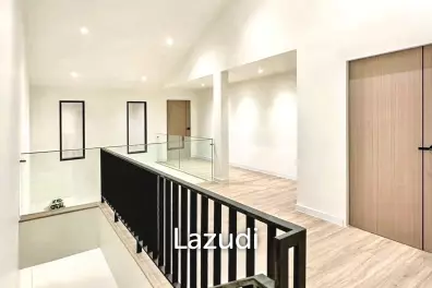 3 Bed 4 Bath 290 SQ.M Khlong Tan Niwet Village