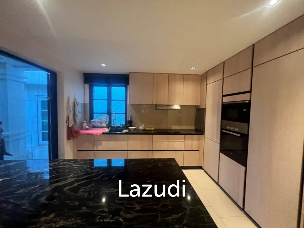 1,444 Sqm 4 Bed 5 Bath Villa For Sale