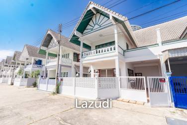 3 Bed 3 Bath Townhouse For Sale