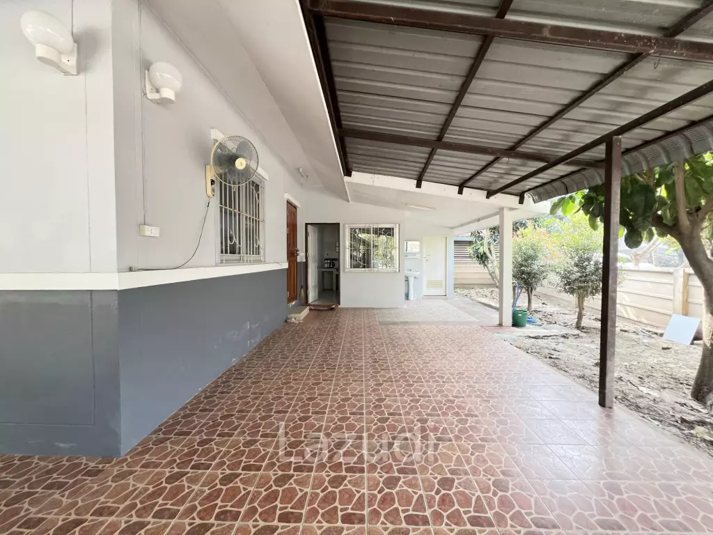 2 Bedrooms Single-Storey House For Rent in Great Community