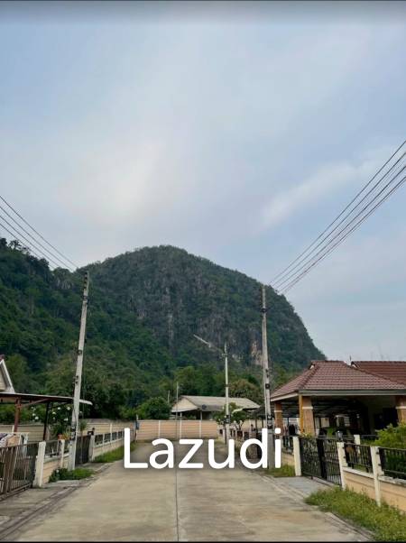 2 Bedrooms Single-Storey House For Rent in Great Community