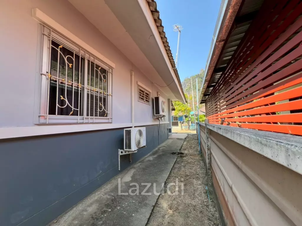 2 Bedrooms Single-Storey House For Rent in Great Community