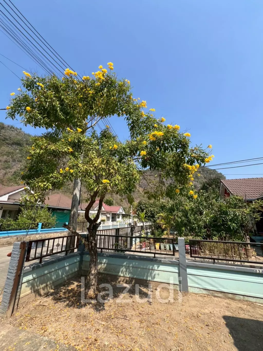 2 Bedrooms Single-Storey House For Rent in Great Community