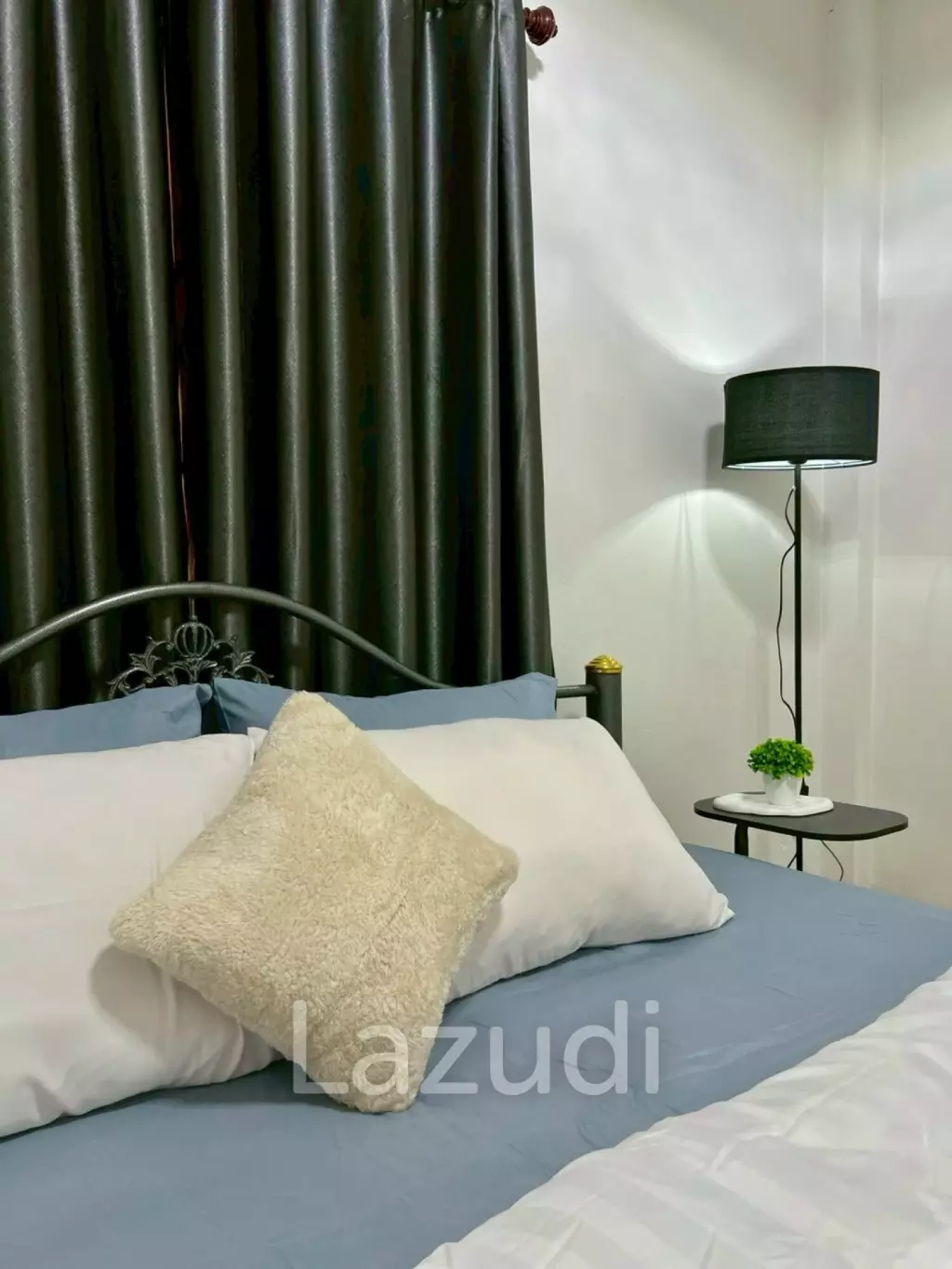 2 Bedrooms Single-Storey House For Rent in Great Community