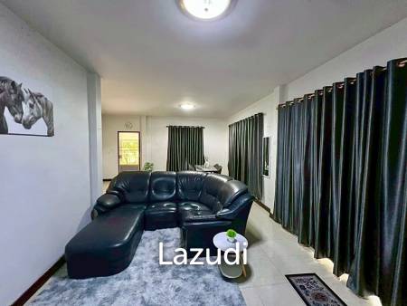 2 Bedrooms Single-Storey House For Rent in Great Community