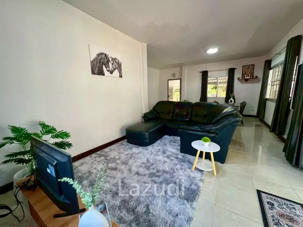 2 Bedrooms Single-Storey House For Rent in Great Community