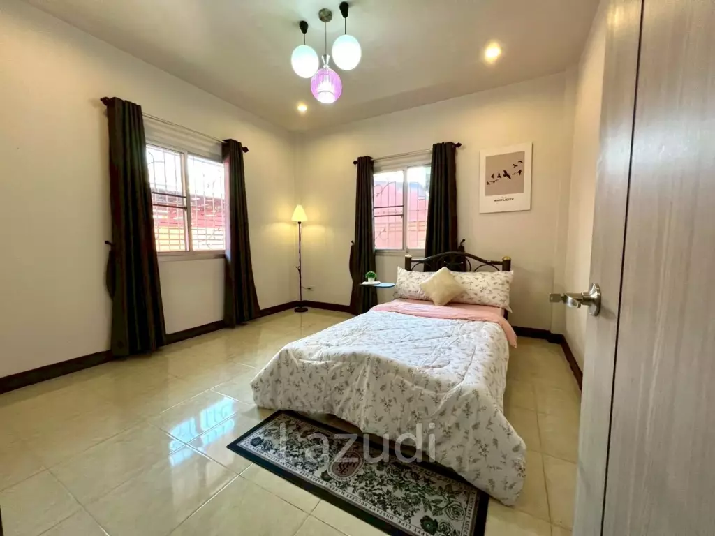 2 Bedrooms Single-Storey House For Rent in Great Community