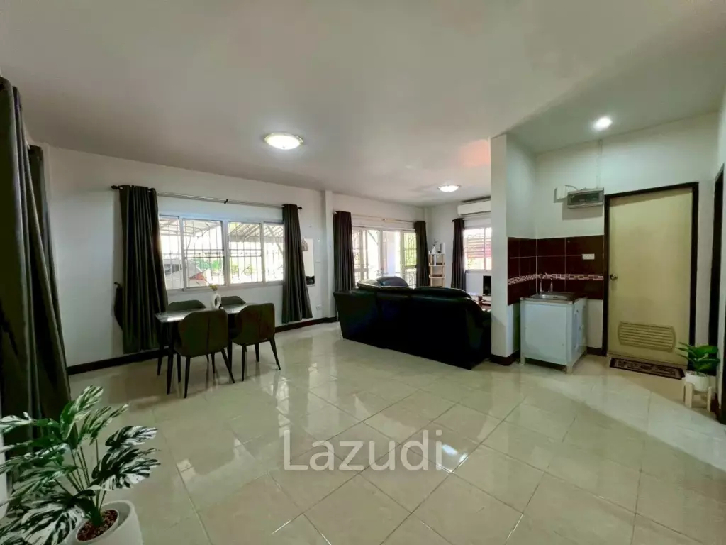 2 Bedrooms Single-Storey House For Rent in Great Community