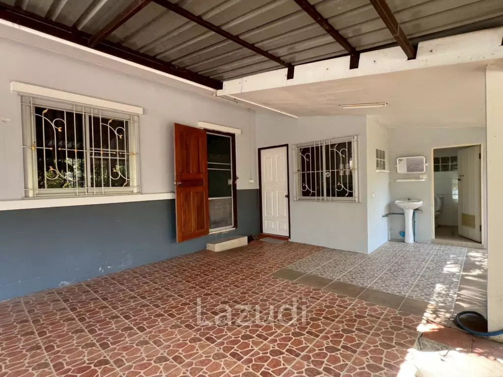 2 Bedrooms Single-Storey House For Rent in Great Community