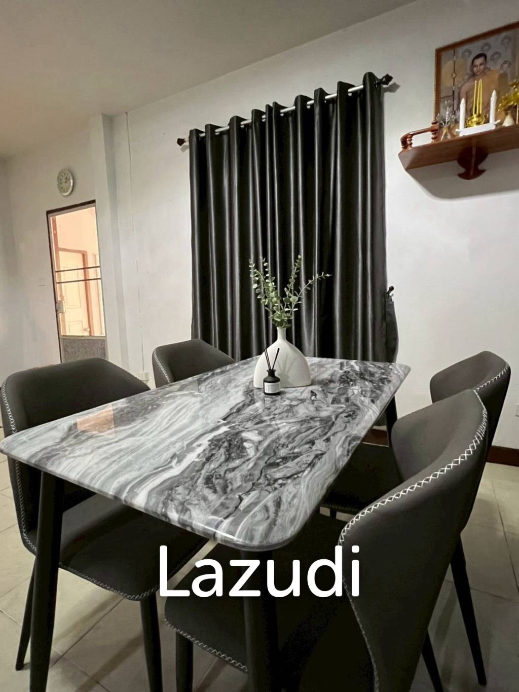 2 Bedrooms Single-Storey House For Rent in Great Community