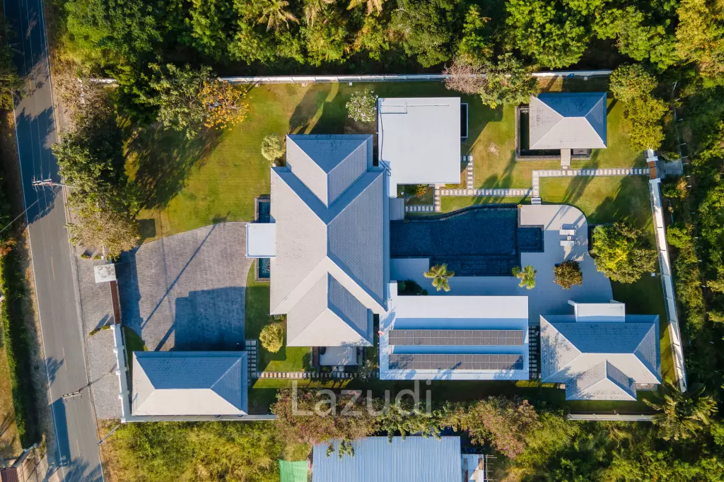 Luxury Modern 6 Bed Pool Villa with Big land plot