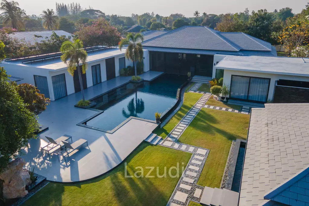 Luxury Modern 6 Bed Pool Villa with Big land plot