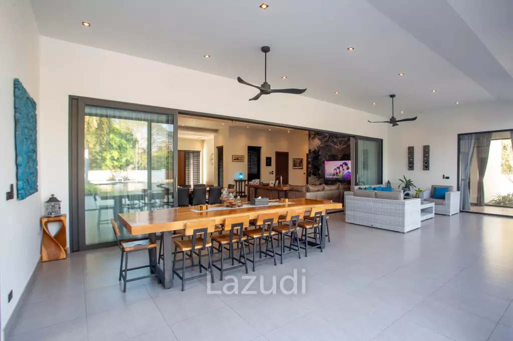 Luxury Modern 6 Bed Pool Villa with Big land plot