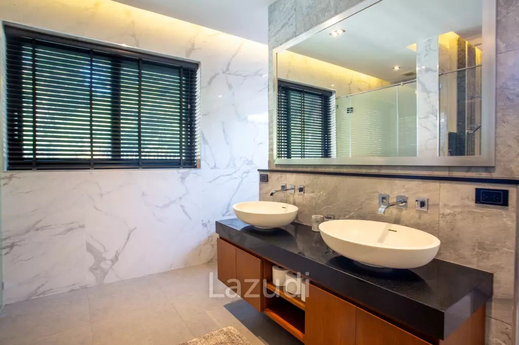 Luxury Modern 6 Bed Pool Villa with Big land plot
