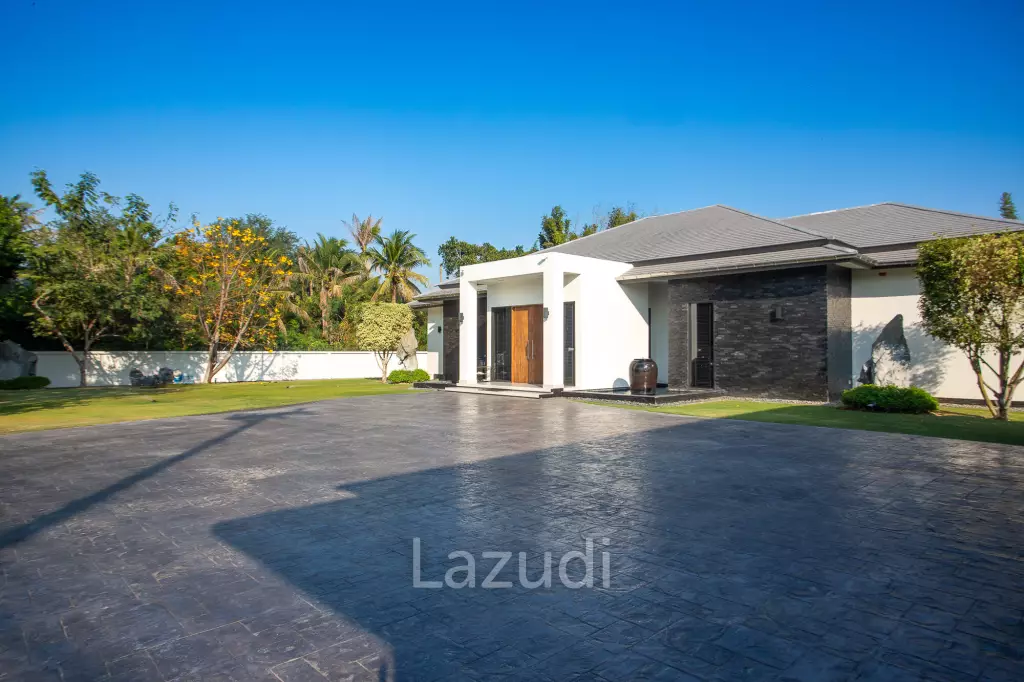 Luxury Modern 6 Bed Pool Villa with Big land plot