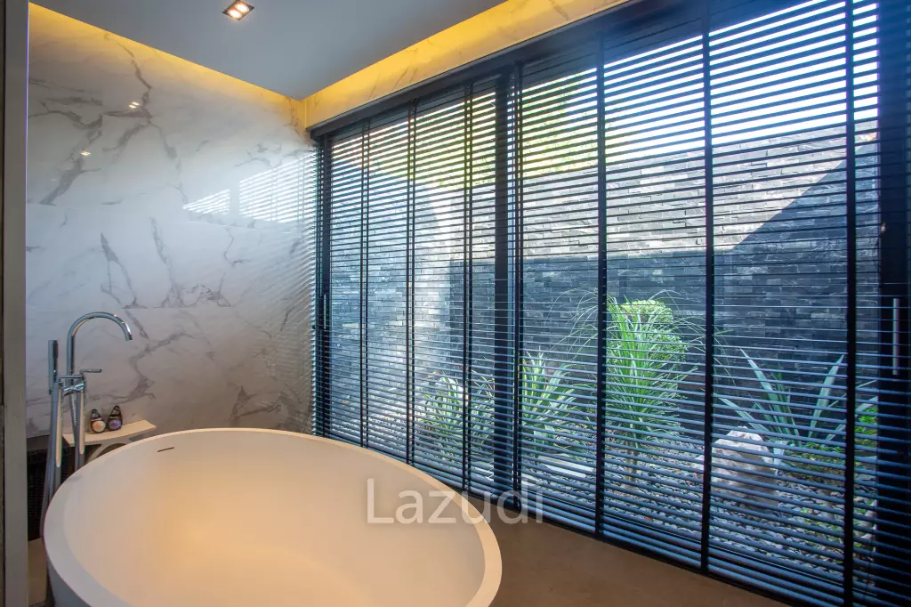 Luxury Modern 6 Bed Pool Villa with Big land plot