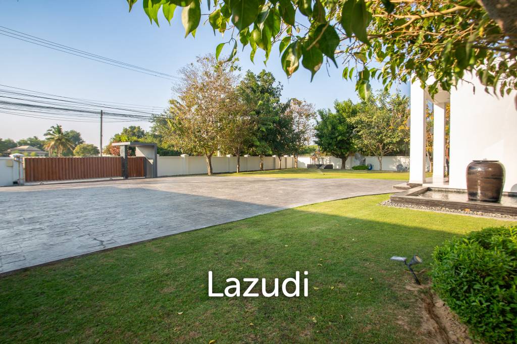 Luxury Modern 6 Bed Pool Villa with Big land plot