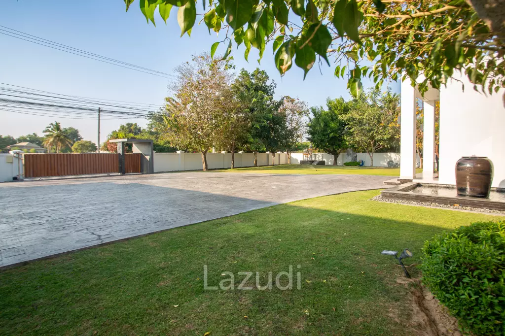 Luxury Modern 6 Bed Pool Villa with Big land plot