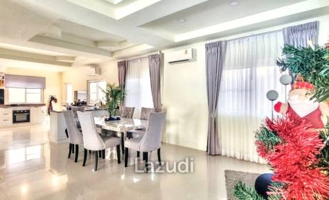 3 Beds 4 Baths 212 SQ.M. Pattaya Lagoon Village