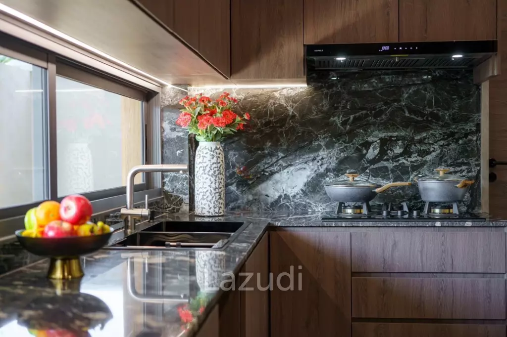 6 Bed 8 Bath 1515 SQ.M. M Mountain Grand Villa