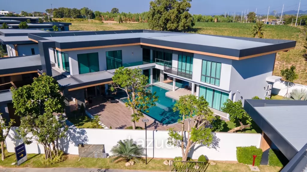 6 Bed 8 Bath 1515 SQ.M. M Mountain Grand Villa