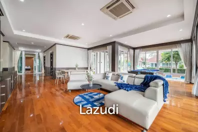 5 Bedrooms 6 Bathrooms 187 SQ.M. La Beach Home