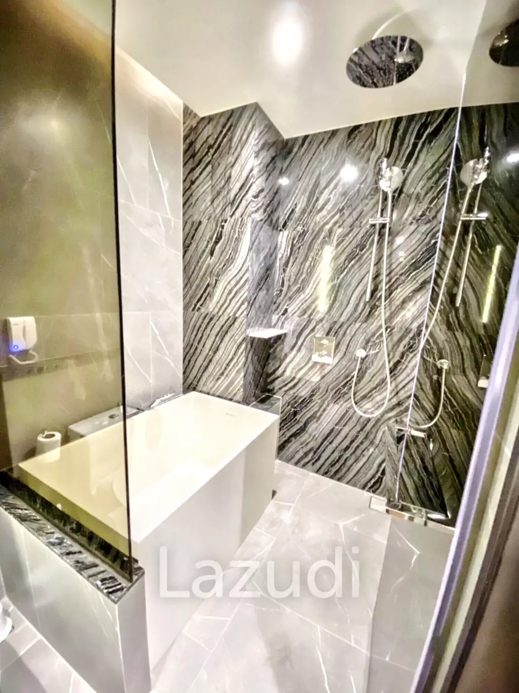 1 Bed 1 Bath  49 SQM. The Reserve Sukhumvit 61