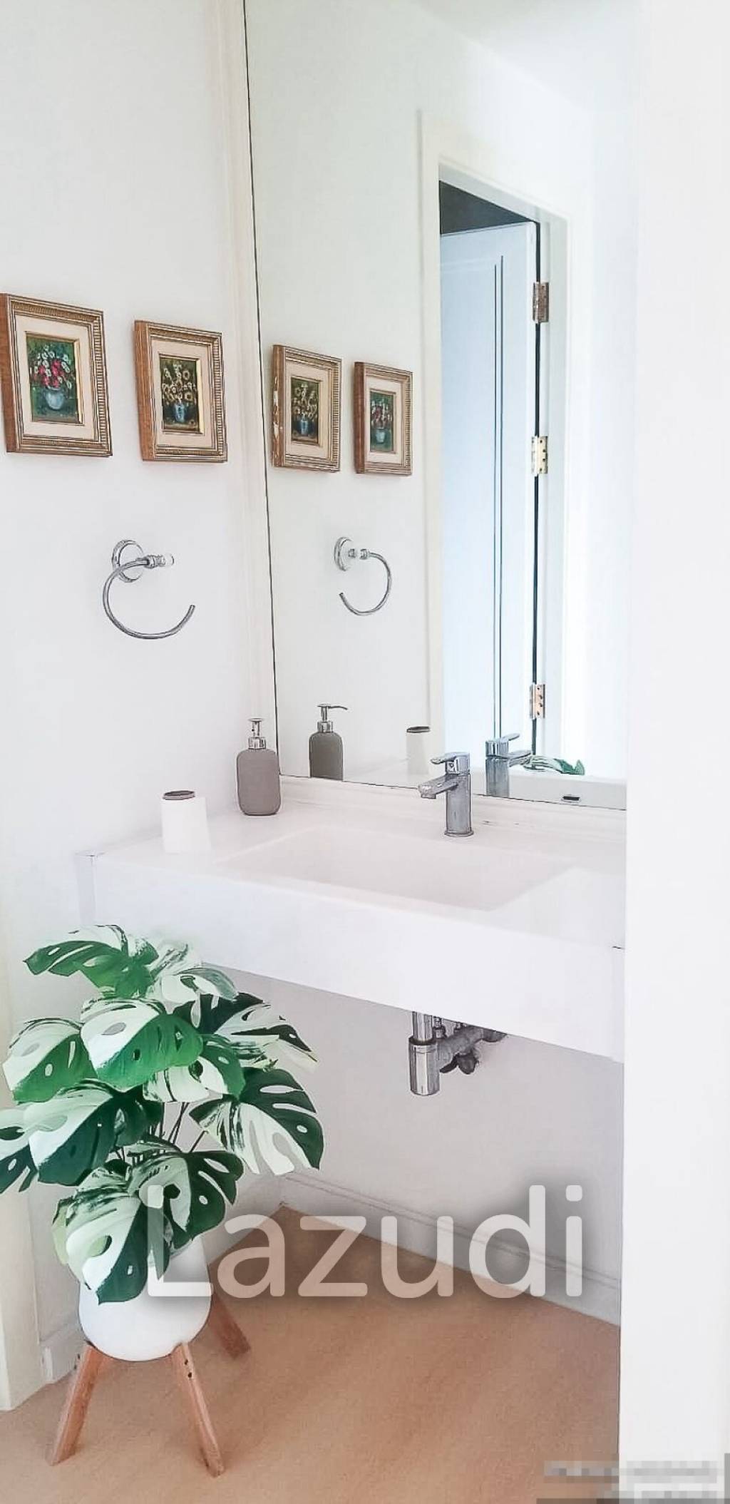 1 Bed 2 Bath 164 SQ.M Sathorn Happy Land Tower
