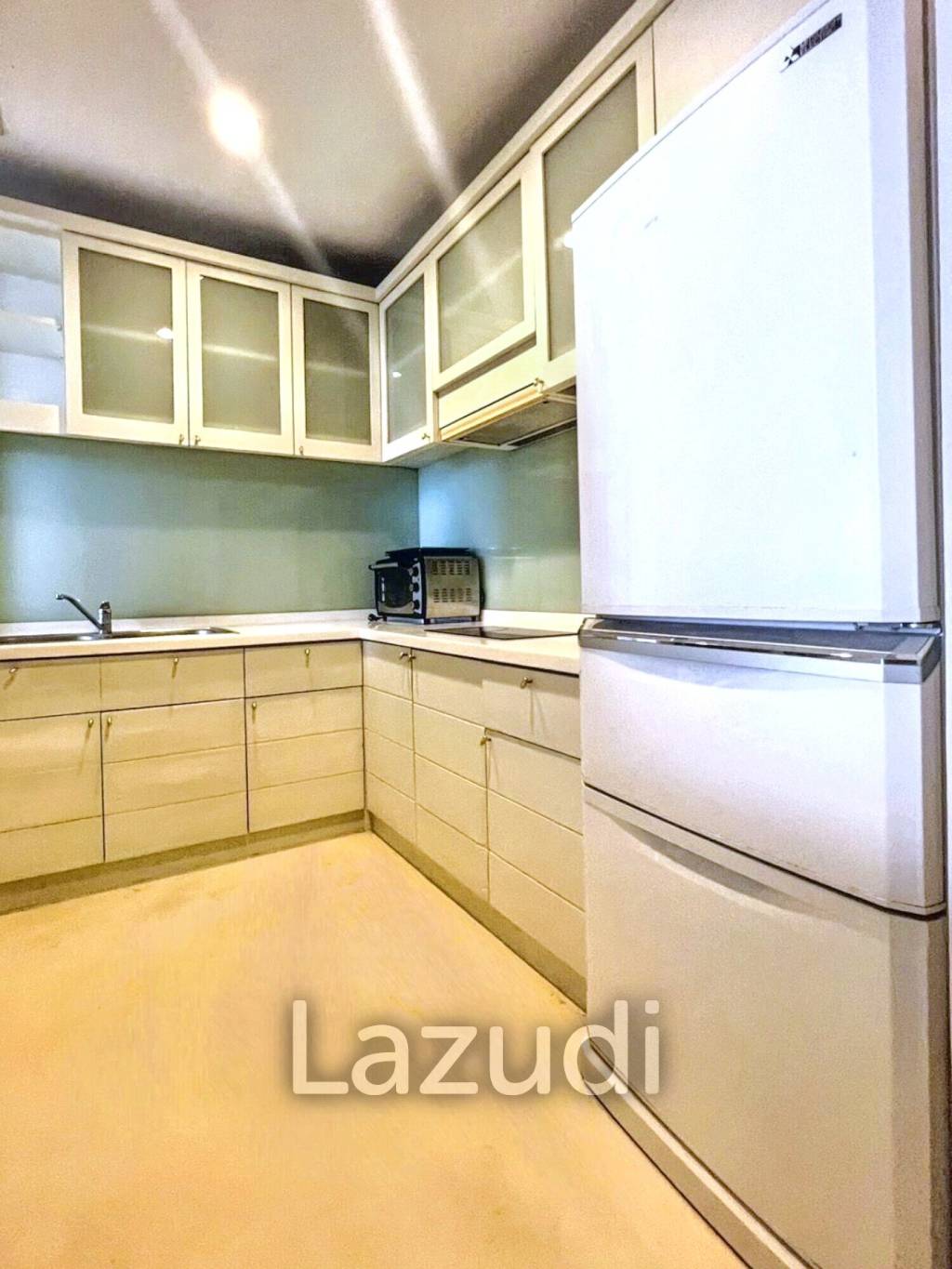 1 Bed 2 Bath 164 SQ.M Sathorn Happy Land Tower