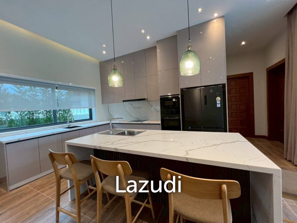 3 Bed 3 Bath 310 SQ.M Panorama Black Mountain