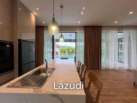 3 Bed 3 Bath 310 SQ.M Panorama Black Mountain