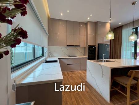 3 Bed 3 Bath 310 SQ.M Panorama Black Mountain