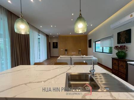 3 Bed 3 Bath 310 SQ.M Panorama Black Mountain
