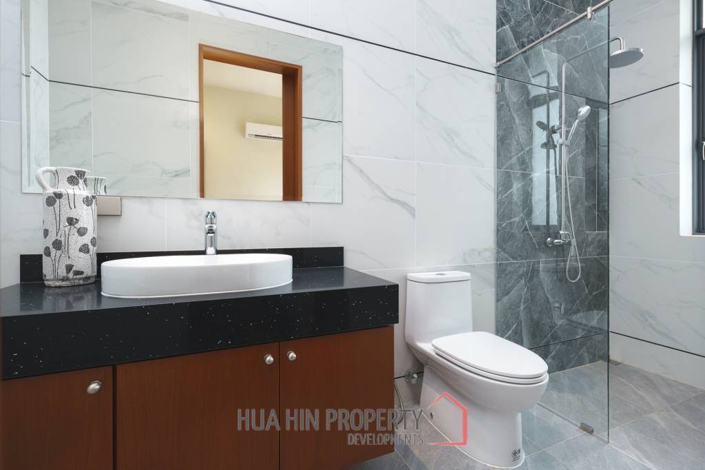 3 Bed 3 Bath 301 SQ.M Panorama Black Mountain