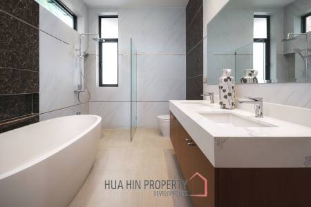 3 Bed 3 Bath 301 SQ.M Panorama Black Mountain