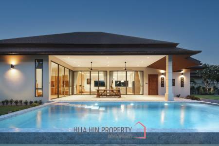 3 Bed 3 Bath 301 SQ.M Panorama Black Mountain