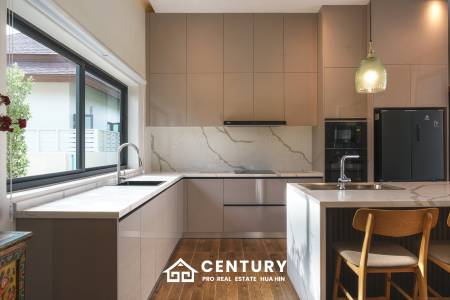 3 Bed 3 Bath 309 SQ.M Panorama Black Mountain