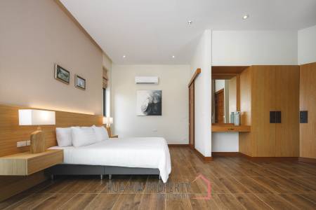 3 Bed 3 Bath 301 SQ.M Panorama Black Mountain