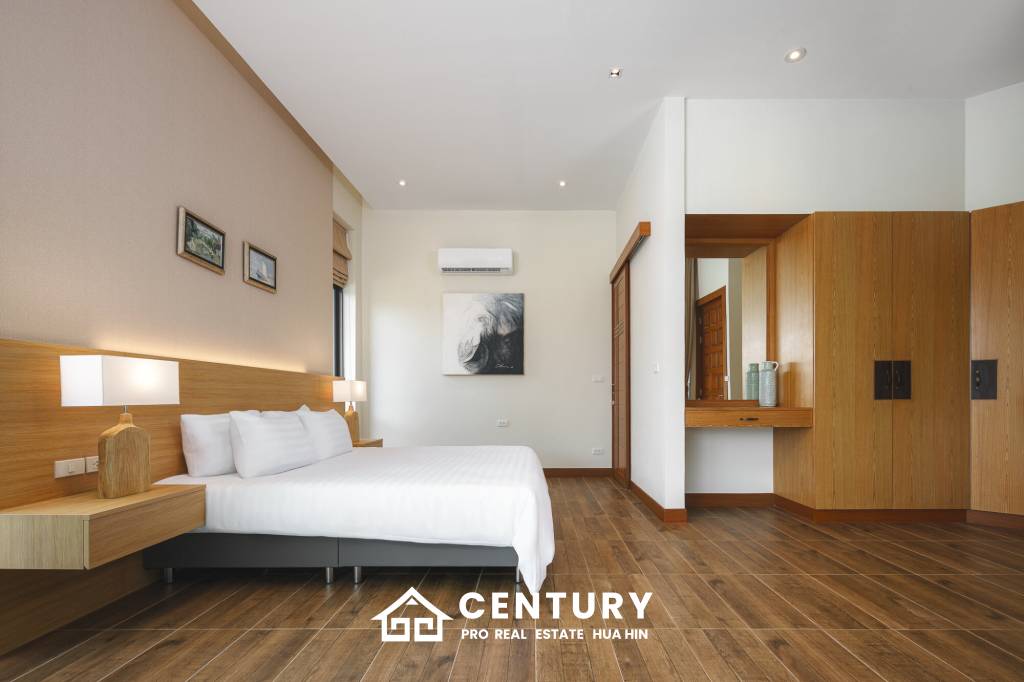 3 Bed 3 Bath 309 SQ.M Panorama Black Mountain