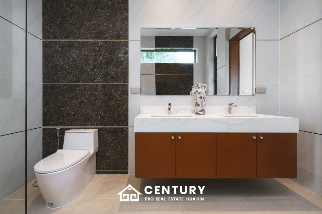 3 Bed 3 Bath 309 SQ.M Panorama Black Mountain