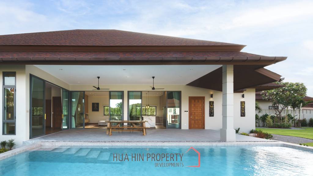 3 Bed 3 Bath 301 SQ.M Panorama Black Mountain