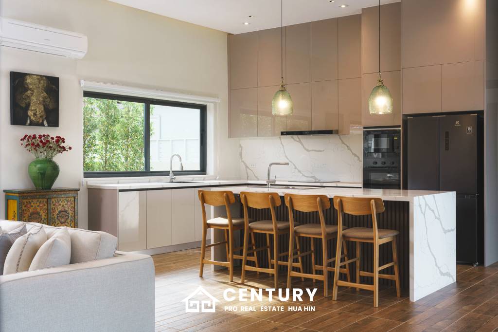 3 Bed 3 Bath 309 SQ.M Panorama Black Mountain