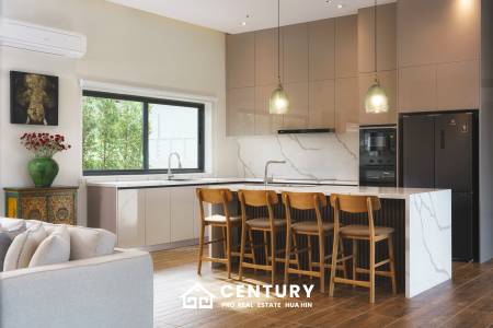 3 Bed 3 Bath 309 SQ.M Panorama Black Mountain