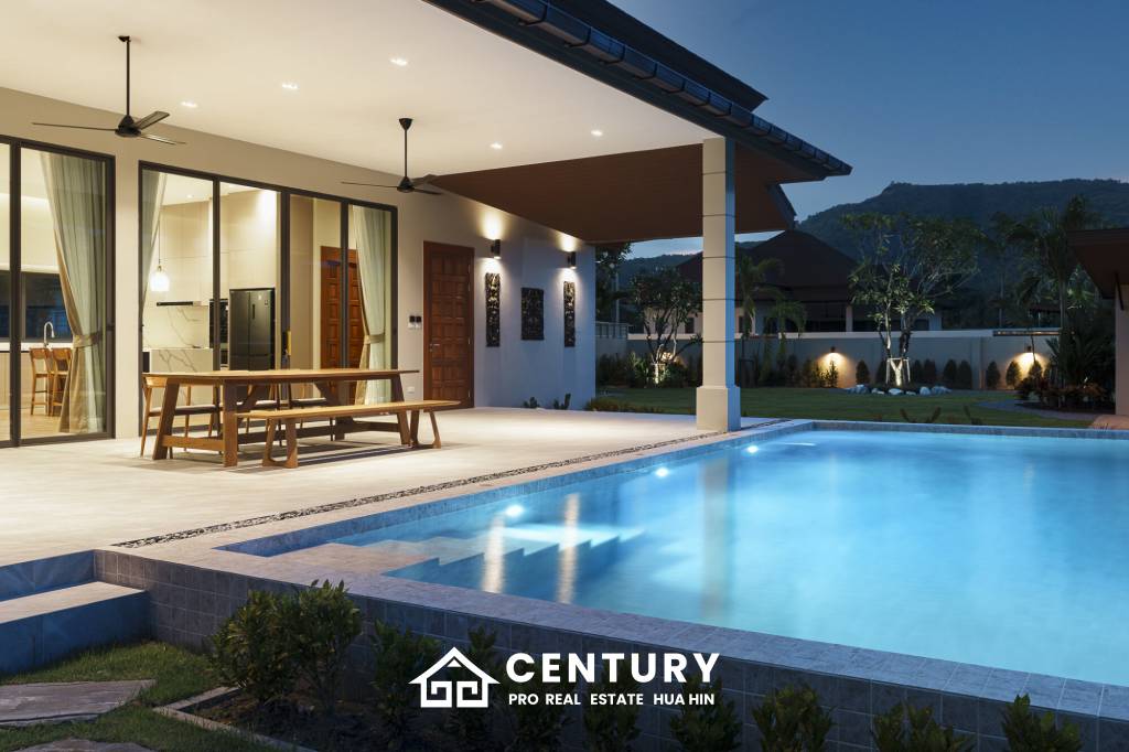 3 Bed 3 Bath 309 SQ.M Panorama Black Mountain