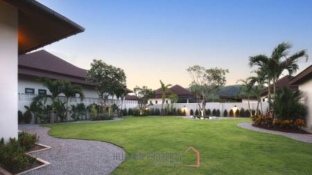 3 Bed 3 Bath 301 SQ.M Panorama Black Mountain