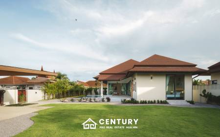 3 Bed 3 Bath 309 SQ.M Panorama Black Mountain