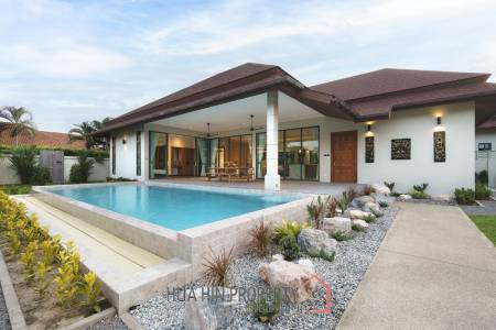 3 Bed 3 Bath 301 SQ.M Panorama Black Mountain