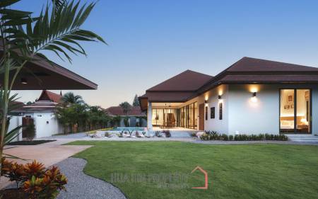 3 Bed 3 Bath 301 SQ.M Panorama Black Mountain