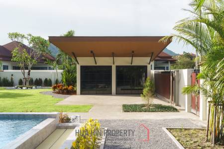 3 Bed 3 Bath 301 SQ.M Panorama Black Mountain