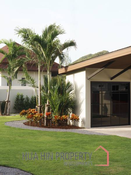 3 Bed 3 Bath 301 SQ.M Panorama Black Mountain